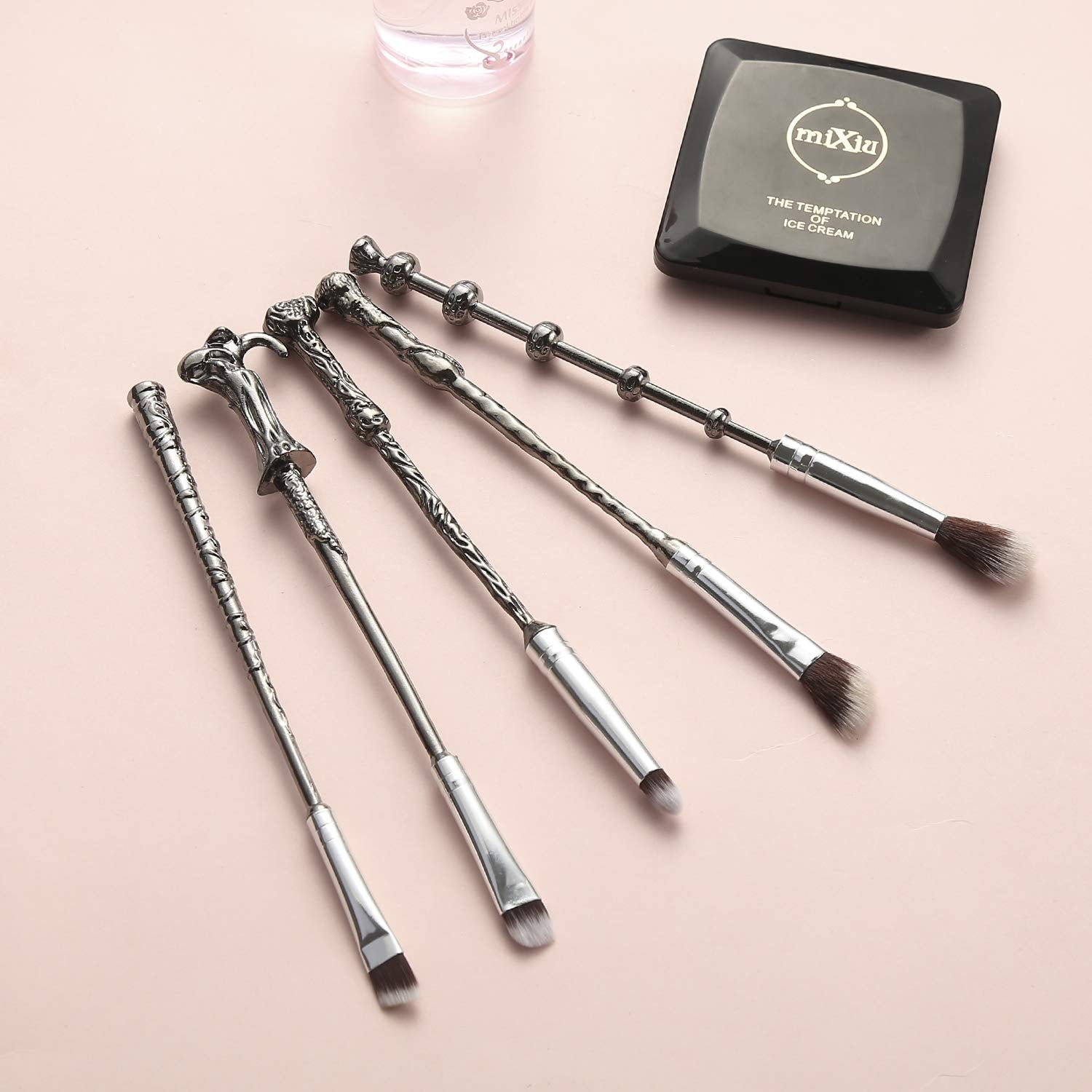 Gifts Wi-Zard Wand Makeup Brushes 5 PCS Makeup Brush Set for Foundation Blending Blush Concealer Eyebrow Face Powder